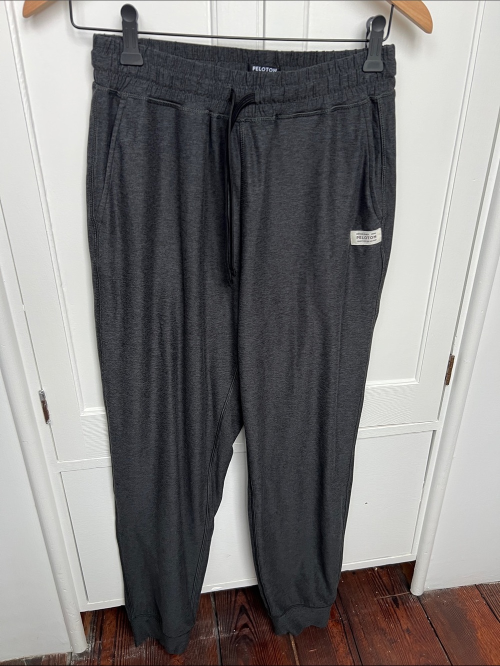 Peloton Small jogger NEW cond. runs large like a women’s medium.